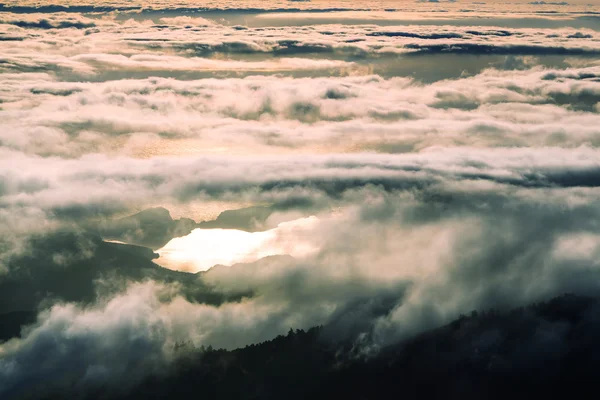 Cloudy mountain hill — Stock Photo, Image