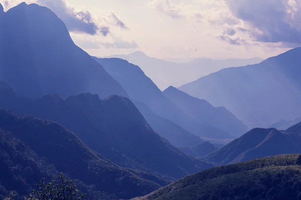 Zelené hory ve Vietnamu — Stock fotografie