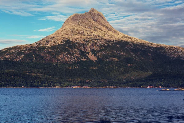 Montañas paisaje en Noruega — Foto de Stock