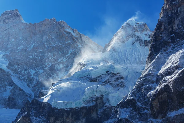 Vista panoramica della vetta di Jannu — Foto Stock