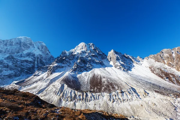Kanchenjunga bölgesindeki dağlar — Stok fotoğraf