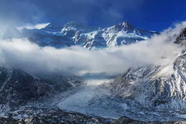 Montanhas na região de Kanchenjunga — Fotografia de Stock