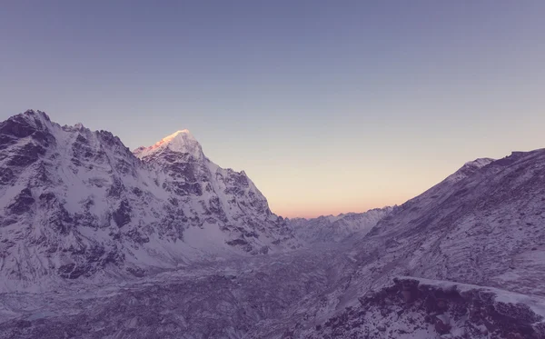 Montanhas na região de Kanchenjunga — Fotografia de Stock