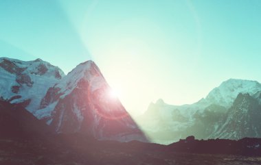 Kanchenjunga dağlarında doğal görünümünü