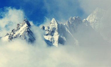 Kanchenjunga dağlarında doğal görünümünü