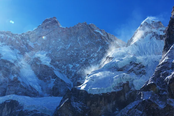 Piękny widok na szczyt Jannu — Zdjęcie stockowe