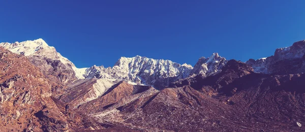 Vista panorámica de las montañas en Kanchenjunga —  Fotos de Stock
