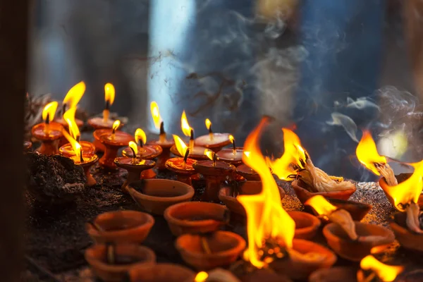 Candele al tempio, primo piano Immagine Stock