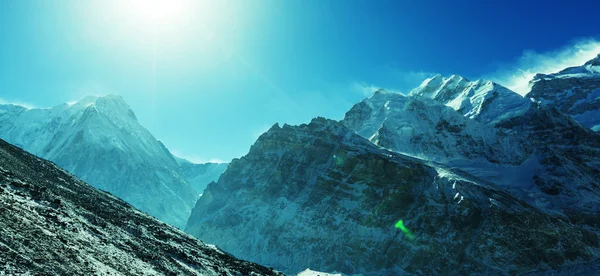 Montañas escénicas en la región de Kanchenjunga — Foto de Stock