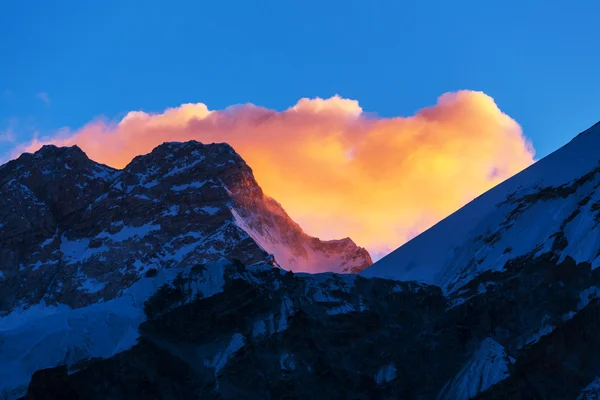 Kanchenjunga vrchol při západu slunce — Stock fotografie