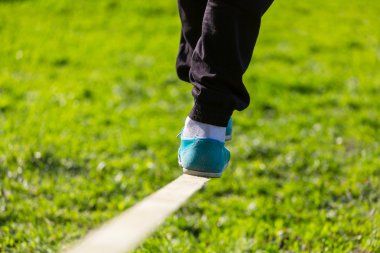 Slacklining dengede bir uygulamadır