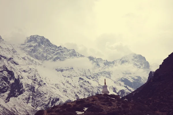 Himalaya gebergte op de achtergrond — Stockfoto