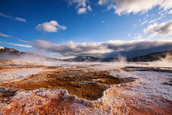 Mammoth hot springs i yellowstone — Stockfoto