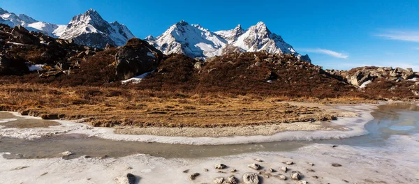 Bergen in de regio Kanchenjunga — Stockfoto