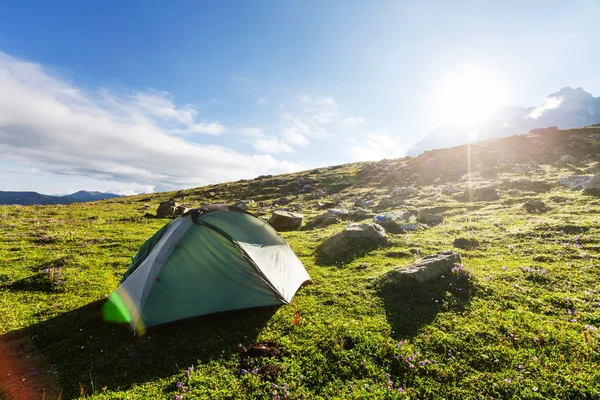 Tourist tent in mountains — Stock Photo, Image