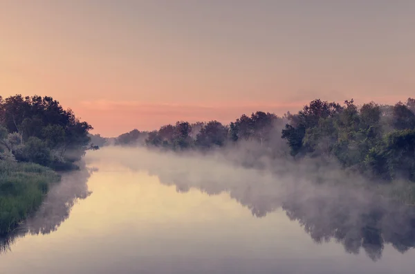 Unusual river fog — Stock Photo, Image