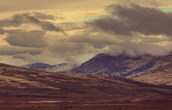 Paisaje de montaña en Noruega — Foto de Stock