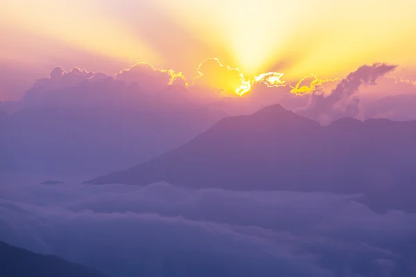 Paisaje de las montañas del Cáucaso — Foto de Stock