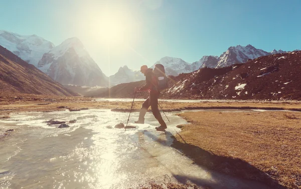 Wanderer im Himalaya-Gebirge — Stockfoto