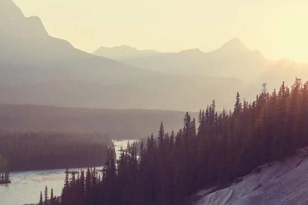 Pintorescas montañas canadienses — Foto de Stock