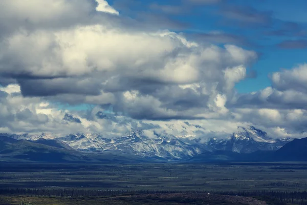 Montagnes pittoresques en Alaska — Photo