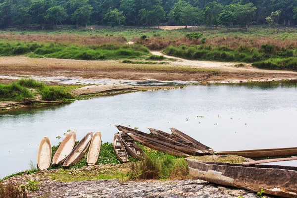 Perahu di sungai di Nepal — Stok Foto