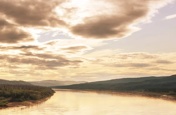 Alaska'da pitoresk dağlar — Stok fotoğraf