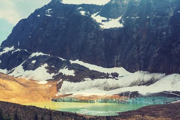 Montanhas canadenses no verão — Fotografia de Stock