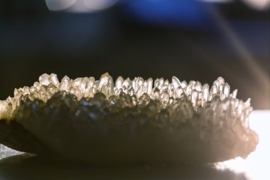 Doğal mineral kristalleri