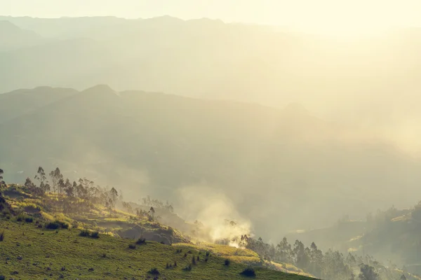 Velden in de Boliviam bergen — Stockfoto