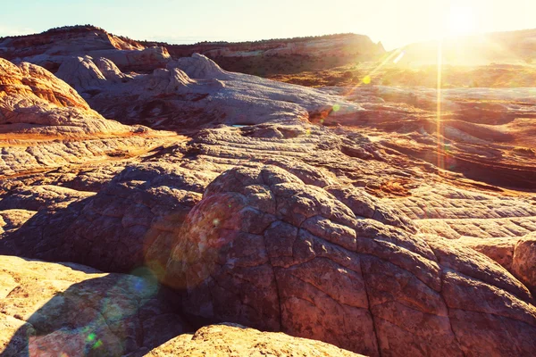 日の出の朱色の崖 — ストック写真