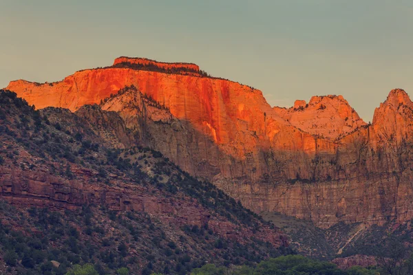 Scenic mountains in Zion Park — Stock Photo, Image