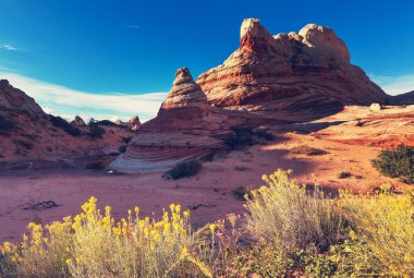Vermilyon kayalıklarla Ulusal Anıt manzaralar 