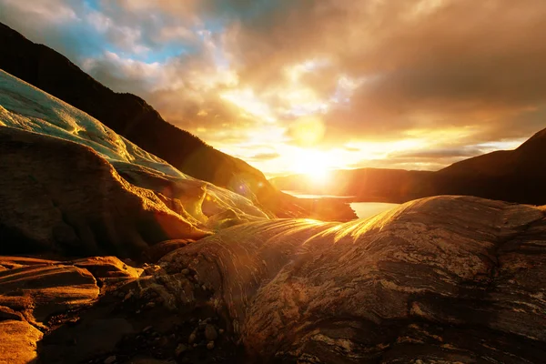 Svartisen glaciären landskap — Stockfoto