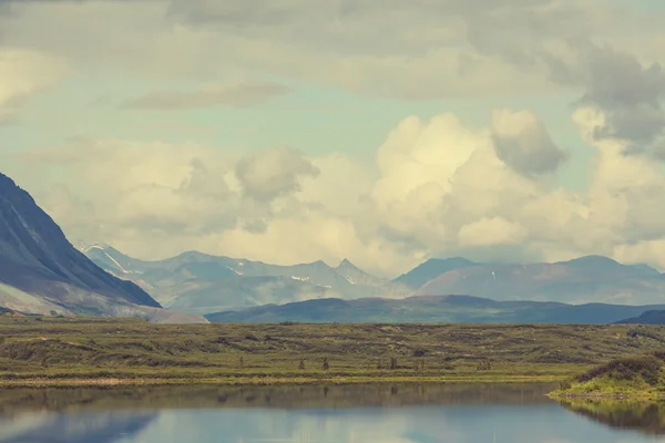 Γραφικά βουνά στην Αλάσκα — Φωτογραφία Αρχείου