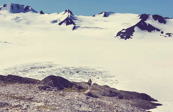 Senderista en glaciar de salida — Foto de Stock