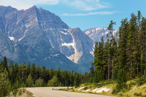 Pittoreska kanadensiska berg — Stockfoto