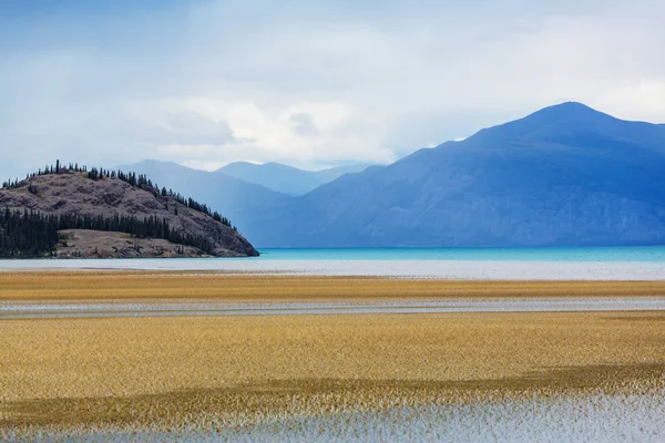 Malownicze jezioro w Kanada — Zdjęcie stockowe