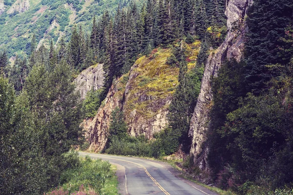 Route panoramique dans les montagnes — Photo