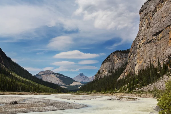 Picturesque Canadian mountains — Stock Photo, Image