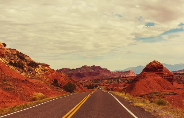 Emty weg en Amerikaanse landschappen — Stockfoto