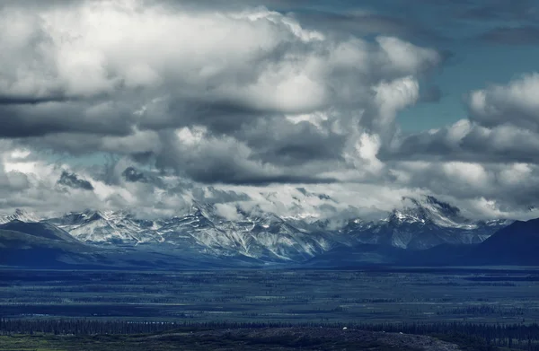 Montagnes pittoresques en Alaska — Photo