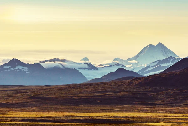 风景如画的群山在阿拉斯加 — 图库照片