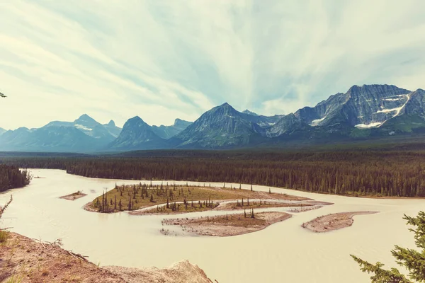 Pintorescas montañas canadienses — Foto de Stock