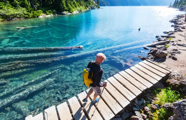 Turista na Garibaldi Lake, Kanada — Stock fotografie