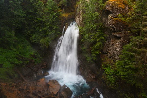 Hermosa cascada en canada — Foto de Stock