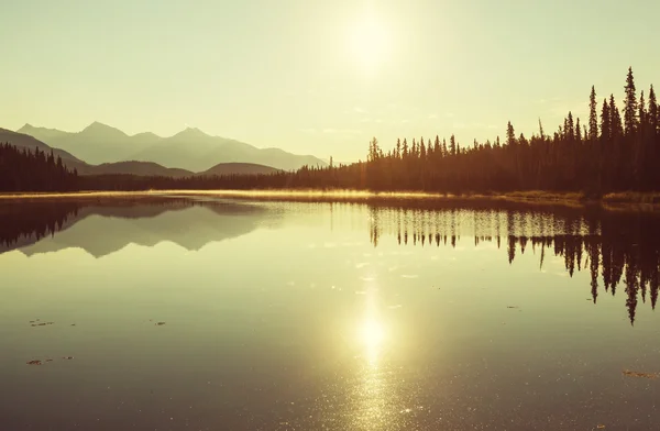 Lac dans la toundra de l'Alaska — Photo