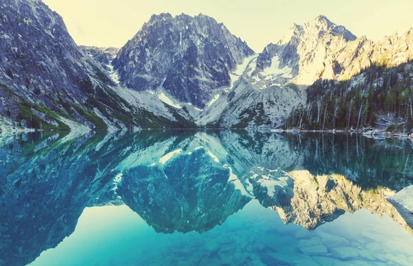 Bella zona selvaggia laghi alpini — Foto Stock