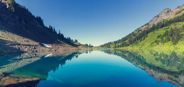 Schöne Zwillingsseen — Stockfoto