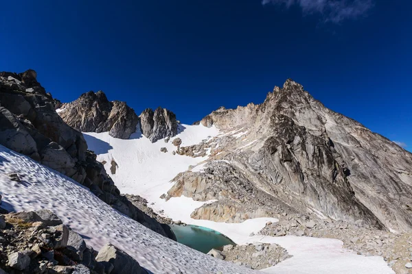 Gyönyörű alpesi tó, Amerikai Egyesült Államok — Stock Fotó